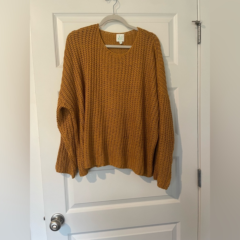 Mint Julep Boutique- Gold/Mustard Sweater- Size Medium